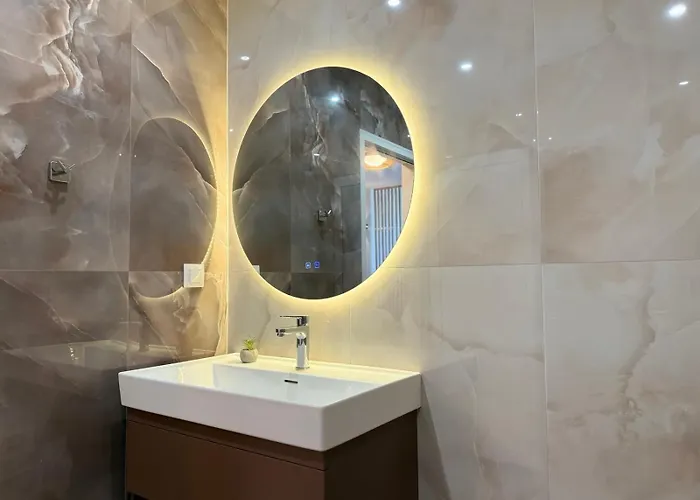 Апартамент Skyway By Nightspace- Modern