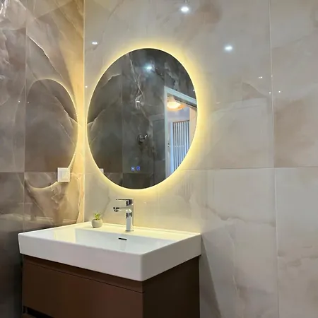 Apartment Skyway By Nightspace- Modern