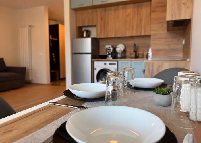 Skyway By Nightspace- Modern * Sófia